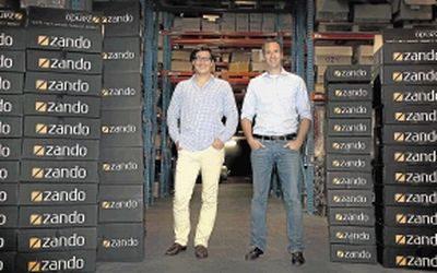 CYBER TRADE: Manuel Koser and Peter Allerstorfer in the Zando warehouse  