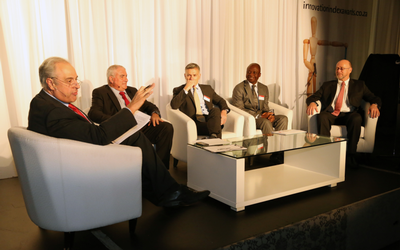 A panel discussion at the awards dinner included journalist Jeremy Maggs, The Da Vinci Institute’s Prof Roy Marcus, Discovery CEO Adrian Gore, Accenture CEO William Mzimba and Science and Technology Minister Derek Hanekom.