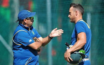 THINK-TANK: SA coach Russell Domingo, left, and captain Faf du Plessis ponder Wednesday’s match with the opening pair probably top of the agenda. Picture: CHRIS RICCO/BACKPAGEPIX