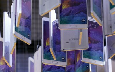 Mock-ups of the Samsung Galaxy Note 4 smartphone. Picture: BLOOMBERG