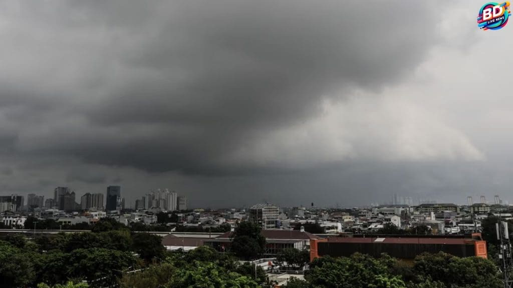 Cuaca Ekstrem Mengancam, BMKG Imbau Waspada hingga Maret