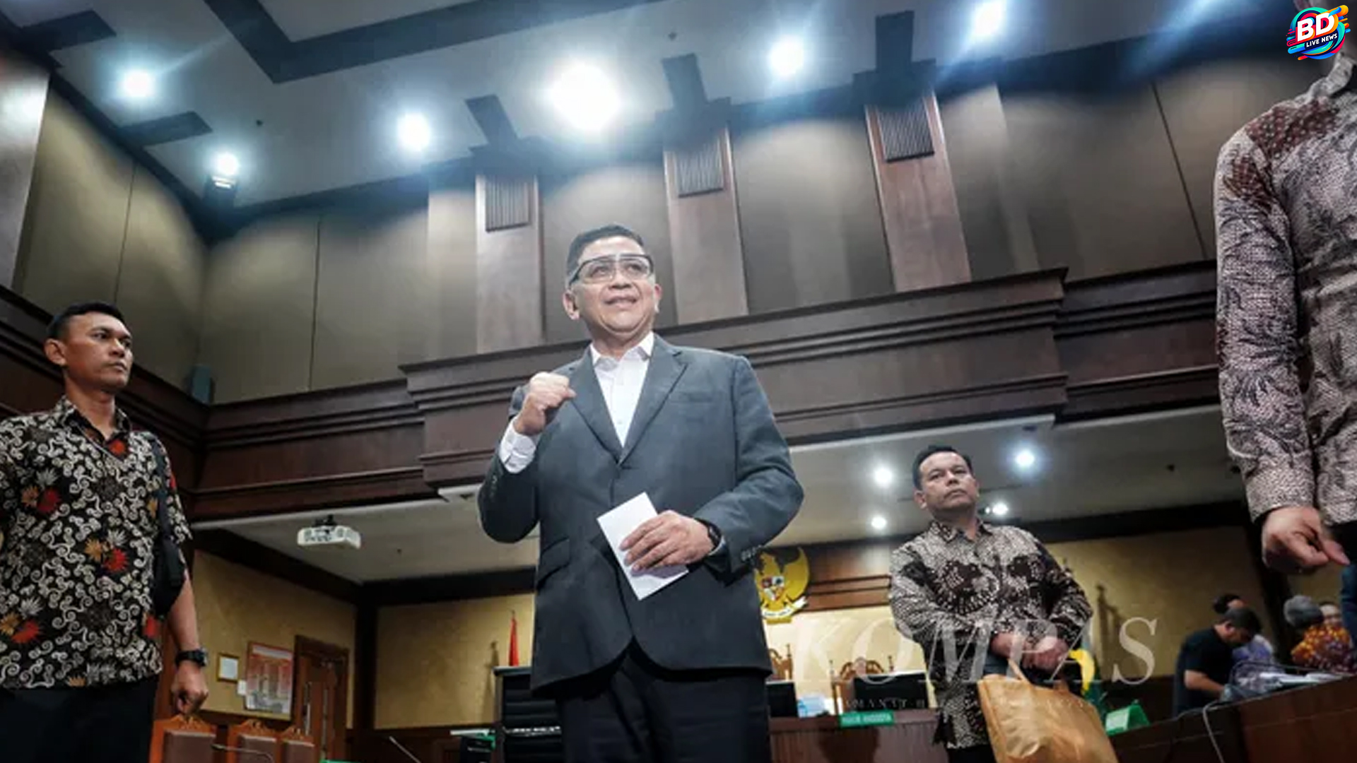 Hasto dan Momen Lega Setelah Divonis Hukuman 3,5 Tahun