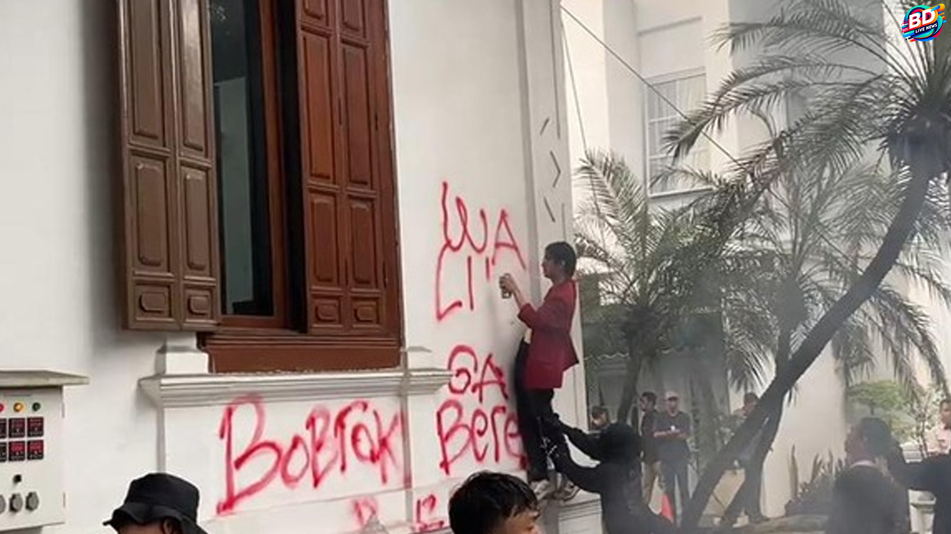 Balai Kota Bogor: 8 Adegan Vandalisme Menggemparkan Viral