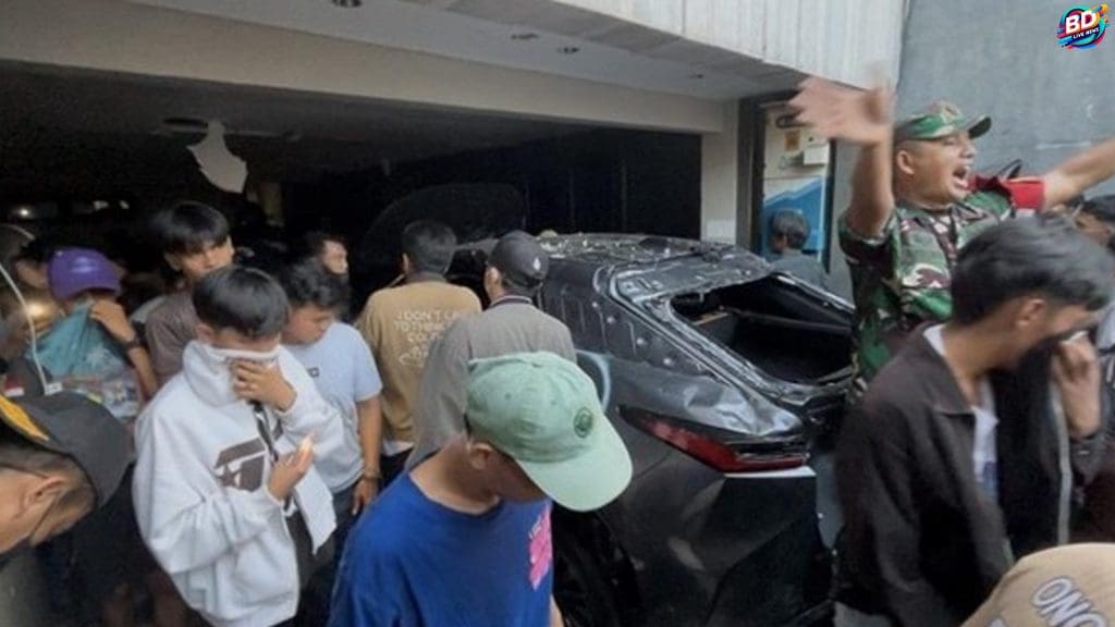 Massa Bubarkan Diri Usai Jara Rumah Sahroni: 5 Dampak Muncul