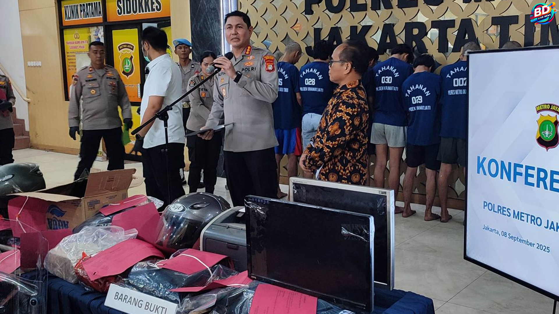 Bom Molotov untuk Polsek, 2 Karyawan SPBU Digiring Polisi