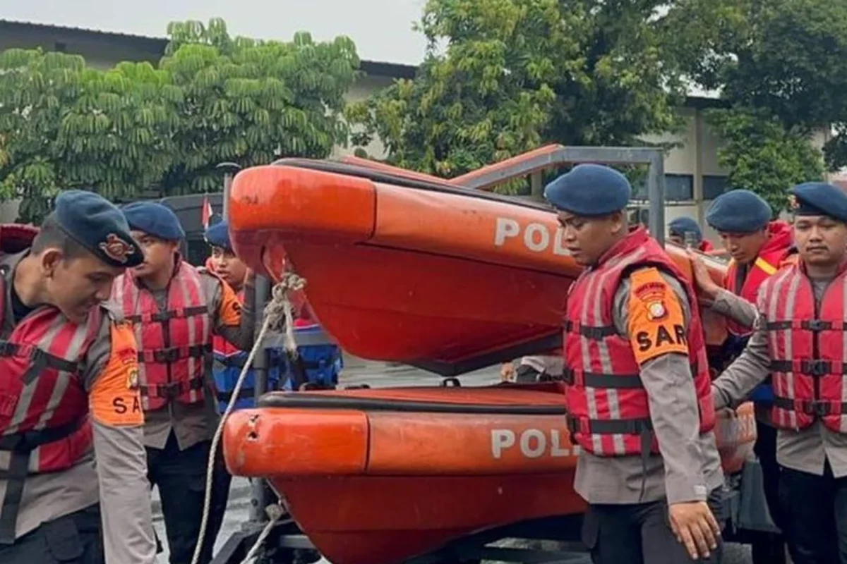 Brimob Polda Metro: 5 Aksi Cepat Tangani Banjir Jaksel