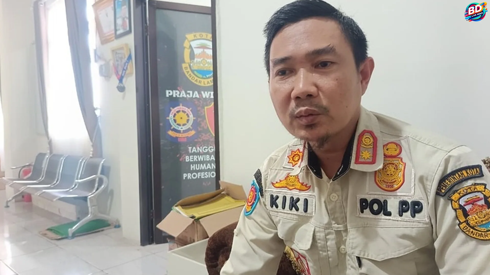 Satpol PP Evakuasi ODGJ: 5 Petugas Lawan Pria Baring Santai Ngeri