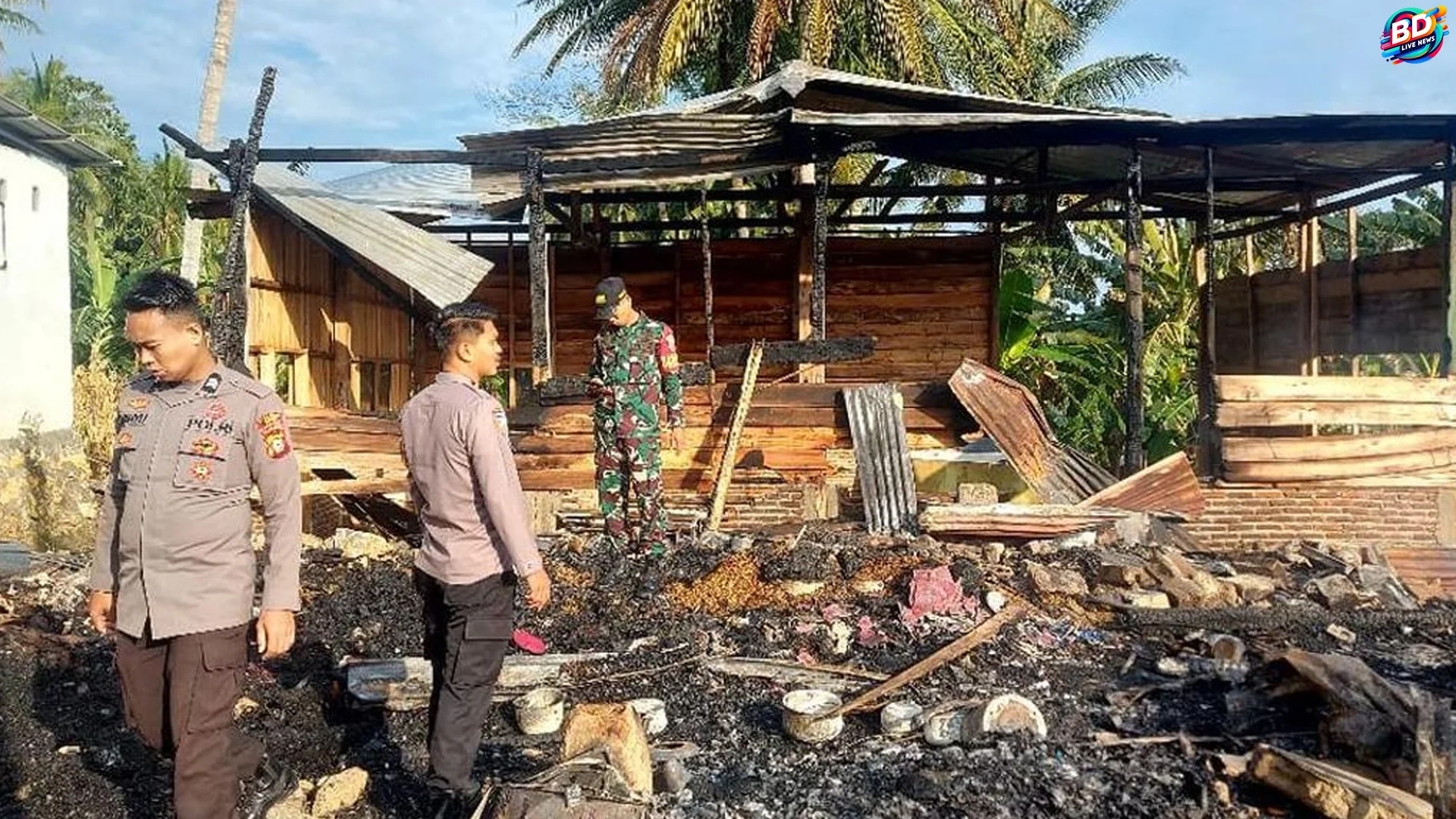 Tragedi 2 Rumah Hangus Terbakar di Parmonangan Taput Satu Lansia Tewas