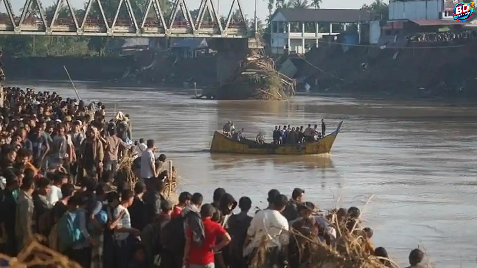 4 Lokasi Jembatan Rusak di Aceh Yang Memaksa Warga Gunakan Perahu Karet