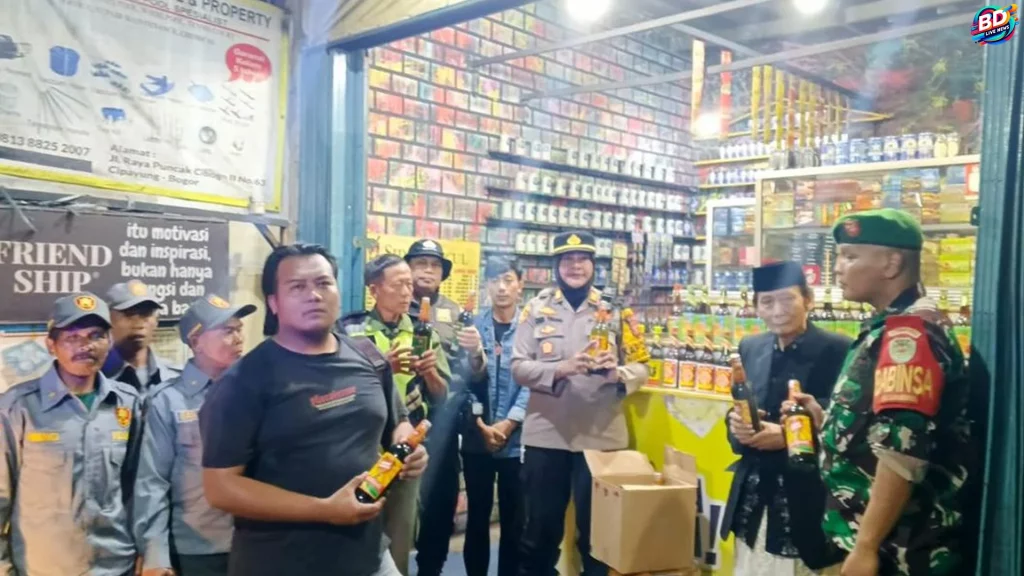 Heboh Patroli Ramadan di Puncak Bogor Sita 5 Puluh Botol Miras Ilegal