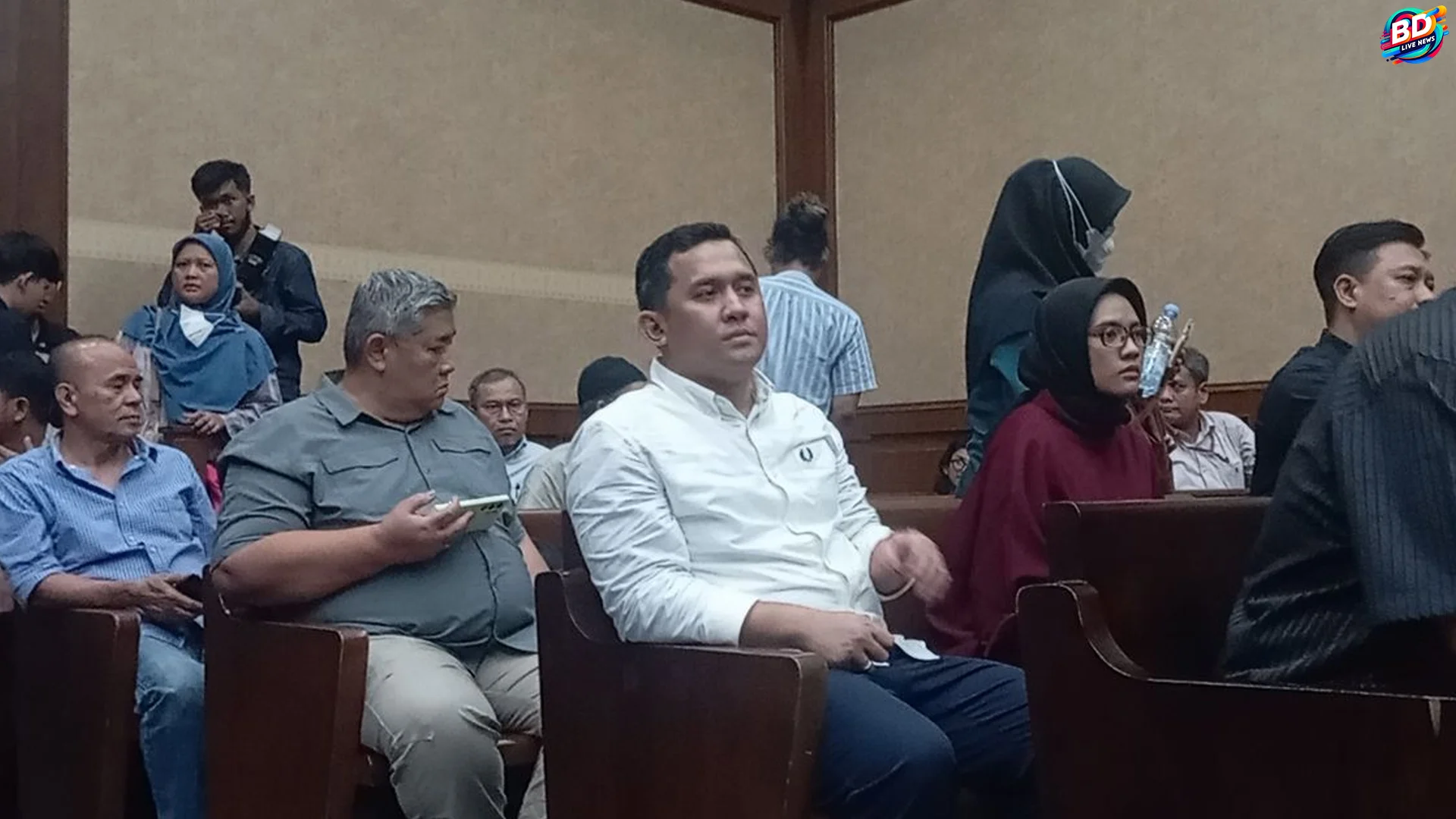 Adhiya Muzzaki Lepas Dari 3 Kasus Korupsi Setelah Vonis Bebas