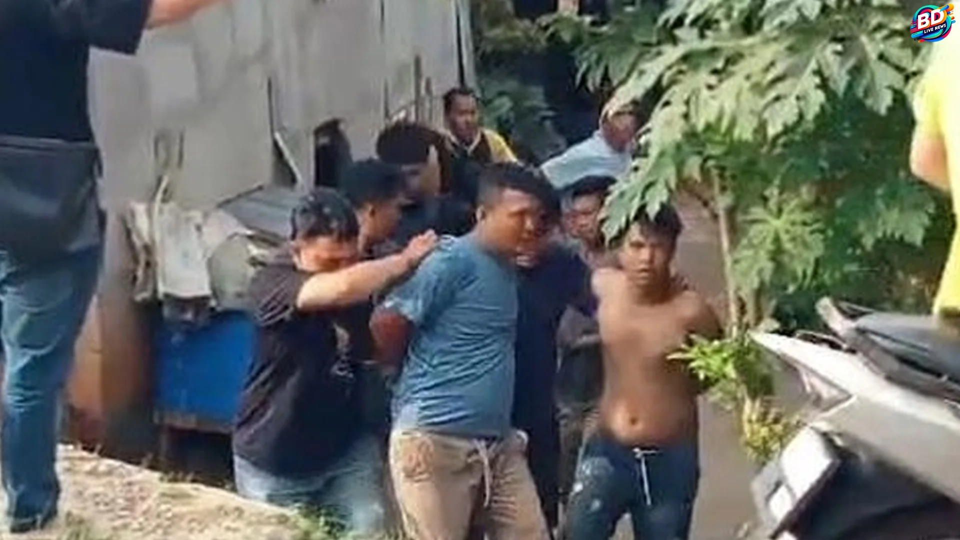 Polisi Berhasil Amankan 5 Orang Saat Gerebek Rumah Bandar Sabu