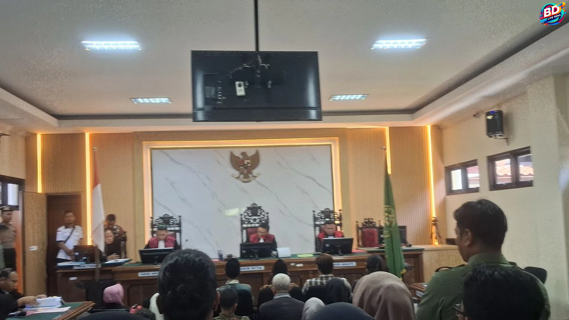 Kronologi Gila 4 Menit Sebelum Terdakwa Tusuk Lansia Pisau Siap