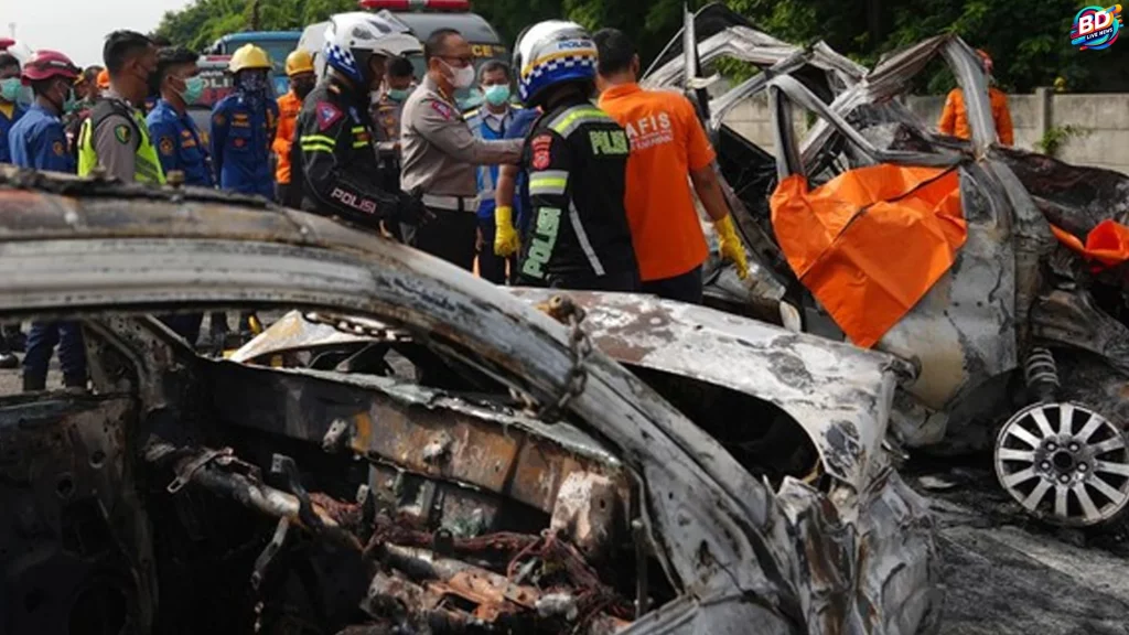Tol Japek Arah Cikampek Alami 4 Titik Kemacetan Parah