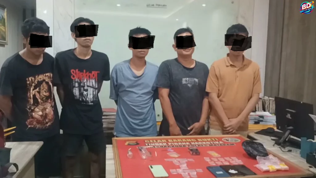 Polisi Berhasil Amankan 5 Orang Saat Gerebek Rumah Bandar Sabu