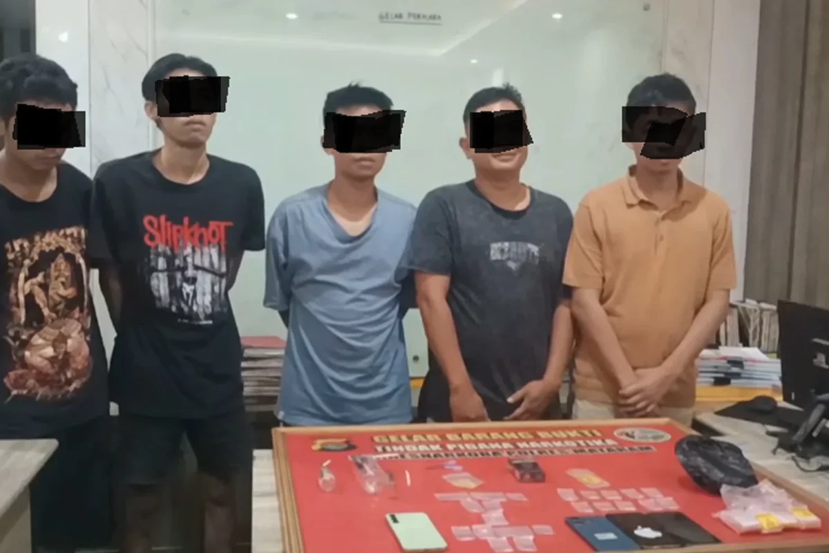Polisi Berhasil Amankan 5 Orang Saat Gerebek Rumah Bandar Sabu